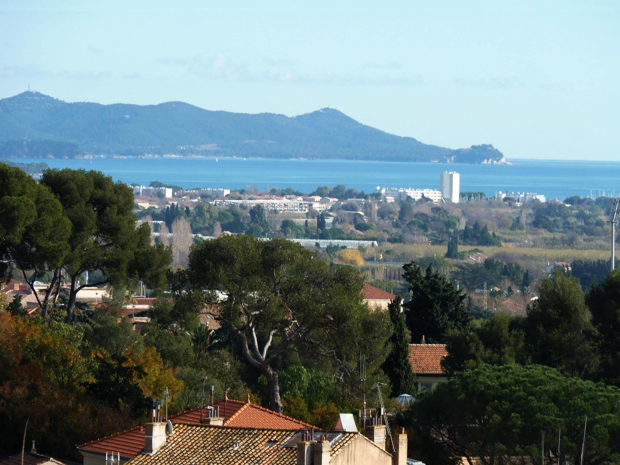 Hotel Du Soleil Hyeres Exterior photo